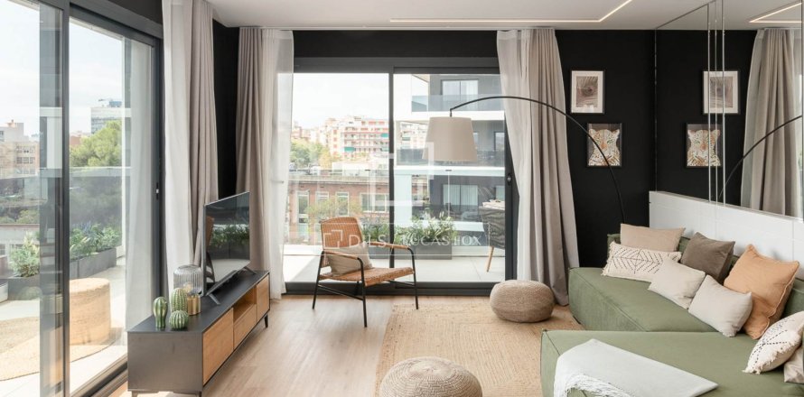 Apartamento de 3 dormitorios en venta en Barcelona, Cataluña, Spain № 4214