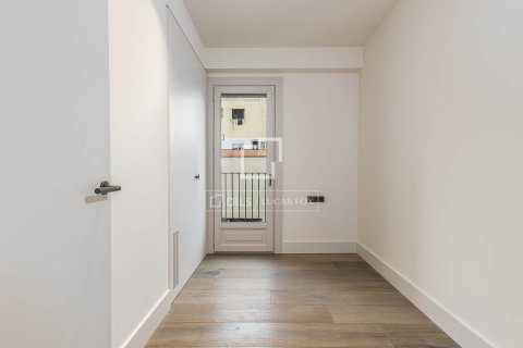 Купить квартиру в Барселона, Испания с 2 спальни, 90м², № 4211 - фото 17