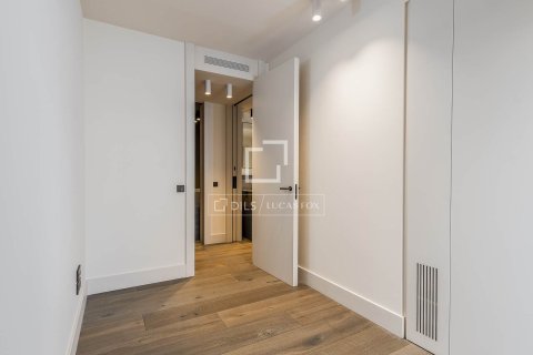Купить квартиру в Барселона, Испания с 2 спальни, 90м², № 4211 - фото 21