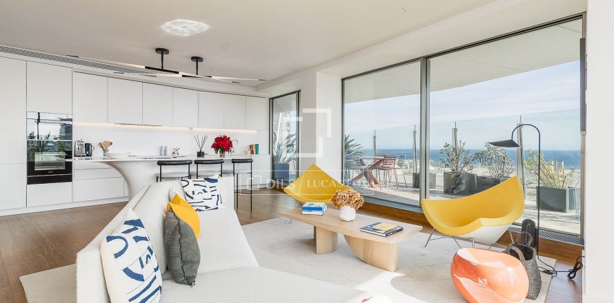 Apartamento de 4 dormitorios en venta en Barcelona, Cataluña, Spain № 4209