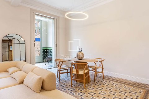 Apartamento de 3 dormitorios en venta en Barcelona, Cataluña, Spain № 4210 - foto 11