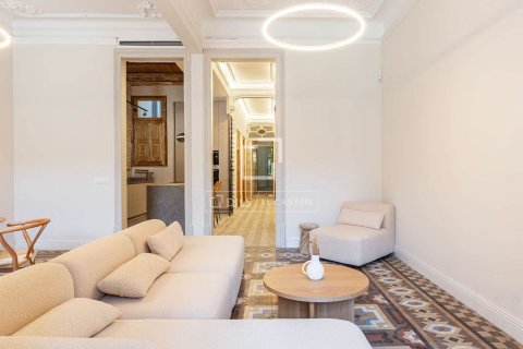 Apartamento de 3 dormitorios en venta en Barcelona, Cataluña, Spain № 4210 - foto 6