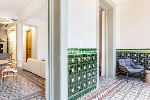 Apartamento de 3 dormitorios en venta en Barcelona, Cataluña, Spain № 4210 - foto 18