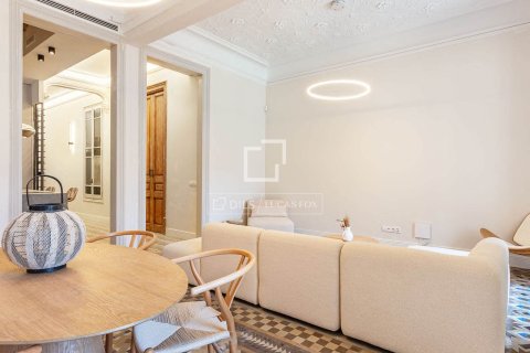Apartamento de 3 dormitorios en venta en Barcelona, Cataluña, Spain № 4210 - foto 10