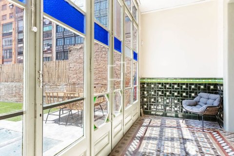 Apartamento de 3 dormitorios en venta en Barcelona, Cataluña, Spain № 4210 - foto 19
