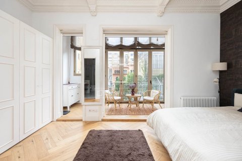 Снять в аренду квартиру в Барселона, Испания с 3 спальни, 140м², № 8667 - фото 8