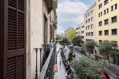 Снять в аренду квартиру в Барселона, Испания с 3 спальни, 140м², № 8667 - фото 19