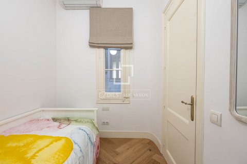 Снять в аренду квартиру в Барселона, Испания с 3 спальни, 140м², № 8667 - фото 17