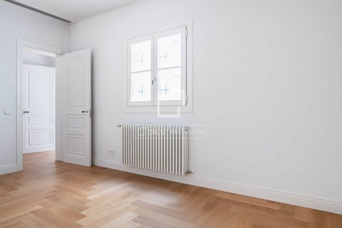 Купить квартиру в Барселона, Испания с 2 спальни, 141м², № 8676 - фото 25