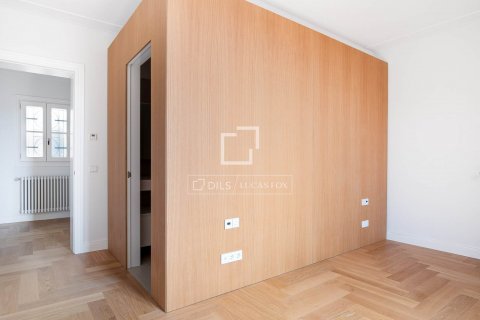 Купить квартиру в Барселона, Испания с 2 спальни, 141м², № 8676 - фото 19