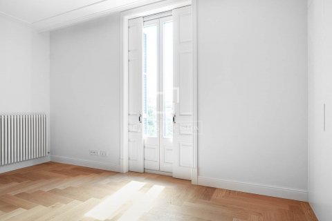Купить квартиру в Барселона, Испания с 2 спальни, 141м², № 8676 - фото 23