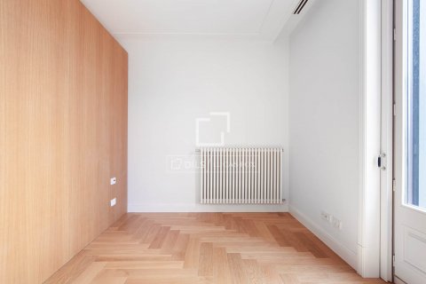 Купить квартиру в Барселона, Испания с 2 спальни, 141м², № 8676 - фото 18