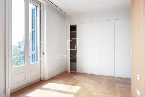 Купить квартиру в Барселона, Испания с 2 спальни, 141м², № 8676 - фото 20