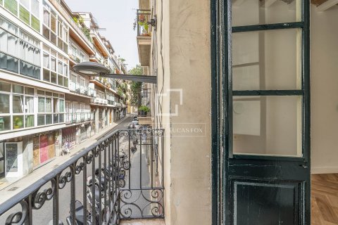 2 bedrooms apartment for sale in Barcelona, Catalonia, Spain № 8671 - photo 25