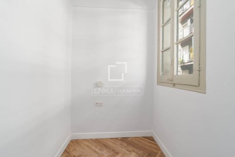 2 bedrooms apartment for sale in Barcelona, Catalonia, Spain № 8671 - photo 30