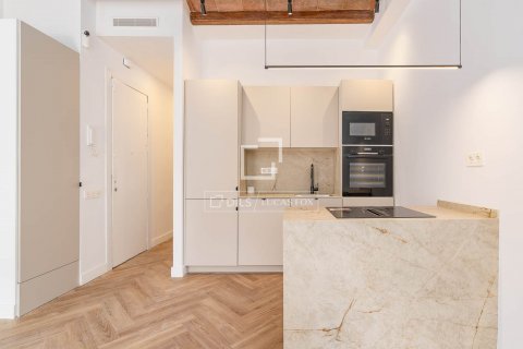2 bedrooms apartment for sale in Barcelona, Catalonia, Spain № 8671 - photo 12