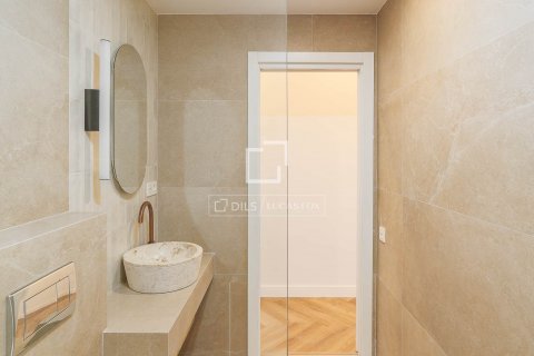 2 bedrooms apartment for sale in Barcelona, Catalonia, Spain № 8671 - photo 28