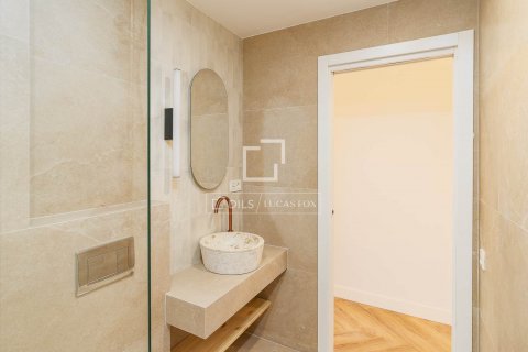 2 bedrooms apartment for sale in Barcelona, Catalonia, Spain № 8671 - photo 29