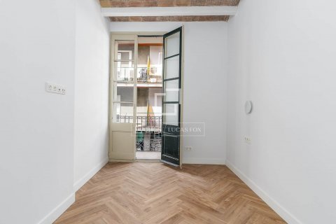 2 bedrooms apartment for sale in Barcelona, Catalonia, Spain № 8671 - photo 20