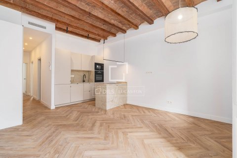 2 bedrooms apartment for sale in Barcelona, Catalonia, Spain № 8671 - photo 9