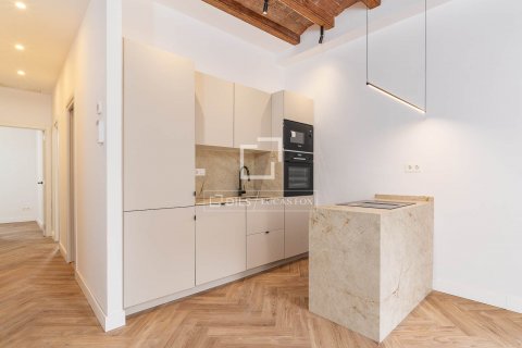 2 bedrooms apartment for sale in Barcelona, Catalonia, Spain № 8671 - photo 11