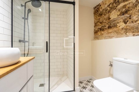 Apartamento de 2 dormitorios en venta en Barcelona, Cataluña, Spain № 8672 - foto 30