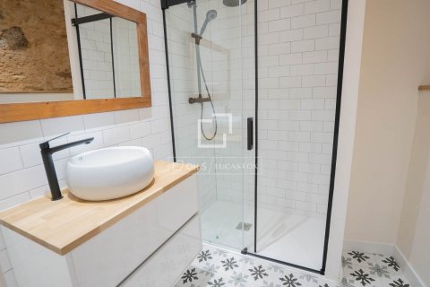 Apartamento de 2 dormitorios en venta en Barcelona, Cataluña, Spain № 8672 - foto 11