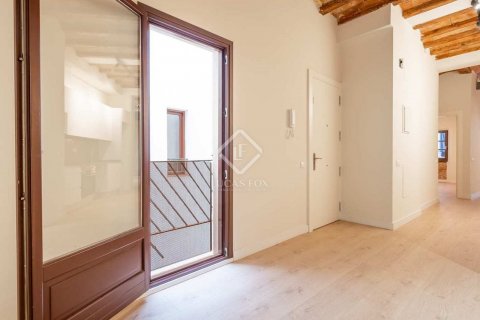 Apartamento de 2 dormitorios en venta en Barcelona, Cataluña, Spain № 8672 - foto 27