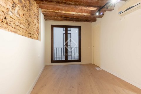 Apartamento de 2 dormitorios en venta en Barcelona, Cataluña, Spain № 8672 - foto 29
