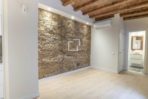 Apartamento de 2 dormitorios en venta en Barcelona, Cataluña, Spain № 8672 - foto 5