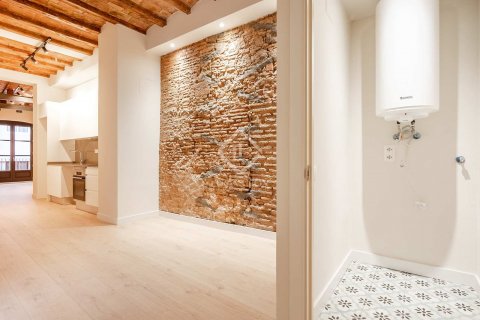 Apartamento de 2 dormitorios en venta en Barcelona, Cataluña, Spain № 8672 - foto 20