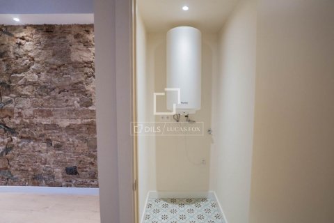 Apartamento de 2 dormitorios en venta en Barcelona, Cataluña, Spain № 8672 - foto 15
