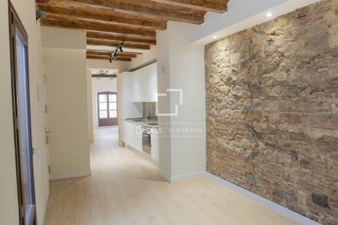 Apartamento de 2 dormitorios en venta en Barcelona, Cataluña, Spain № 8672 - foto 4
