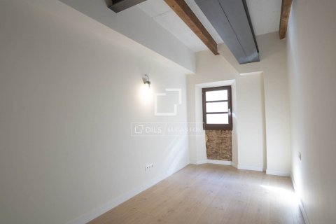 Apartamento de 2 dormitorios en venta en Barcelona, Cataluña, Spain № 8672 - foto 6