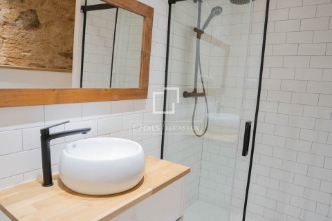 Apartamento de 2 dormitorios en venta en Barcelona, Cataluña, Spain № 8672 - foto 14