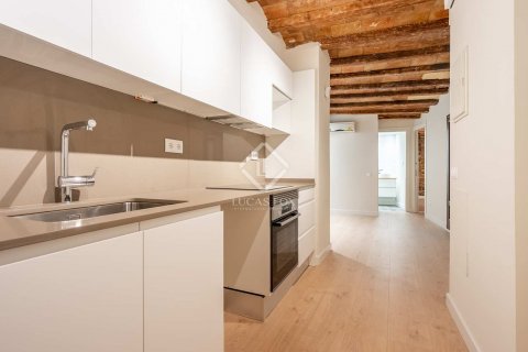 Apartamento de 2 dormitorios en venta en Barcelona, Cataluña, Spain № 8672 - foto 23