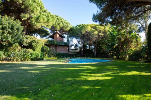 Villa de 7 dormitorios en venta en Sant Andreu de Llavaneres, Barcelona, Cataluña, Spain № 8666 - foto 10
