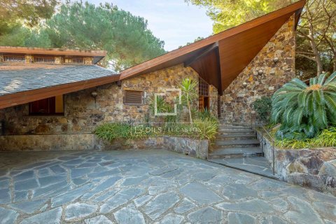 Villa de 7 dormitorios en venta en Sant Andreu de Llavaneres, Barcelona, Cataluña, Spain № 8666 - foto 4
