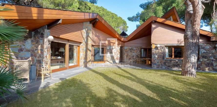 Villa de 7 dormitorios en venta en Sant Andreu de Llavaneres, Barcelona, Cataluña, Spain № 8666
