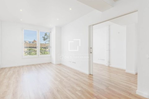 3 bedrooms apartment for sale in Barcelona, Catalonia, Spain № 7236 - photo 4