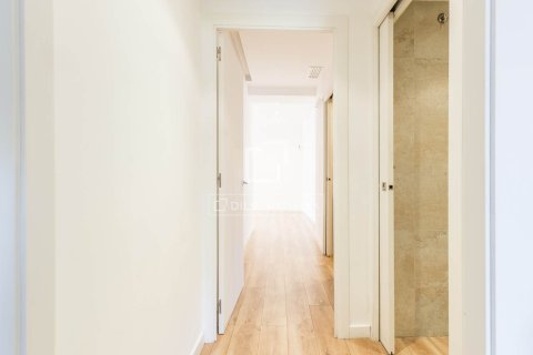 3 bedrooms apartment for sale in Barcelona, Catalonia, Spain № 7236 - photo 17