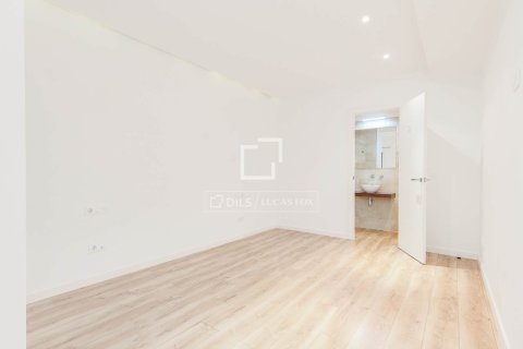 3 bedrooms apartment for sale in Barcelona, Catalonia, Spain № 7236 - photo 5