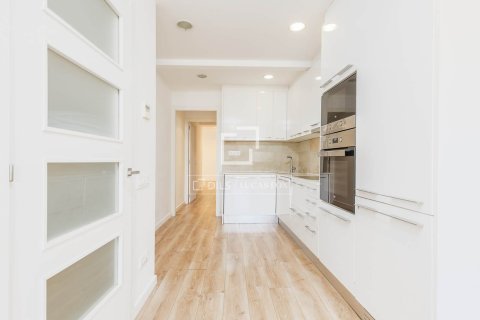 3 bedrooms apartment for sale in Barcelona, Catalonia, Spain № 7236 - photo 20