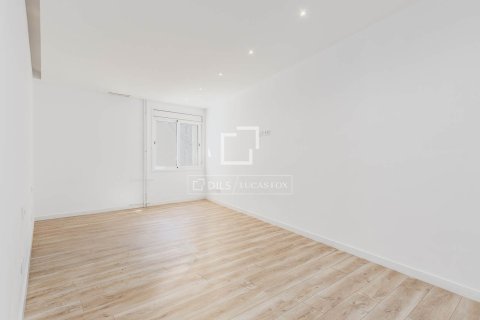 3 bedrooms apartment for sale in Barcelona, Catalonia, Spain № 7236 - photo 9