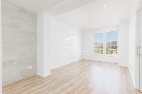 3 bedrooms apartment for sale in Barcelona, Catalonia, Spain № 7236 - photo 15