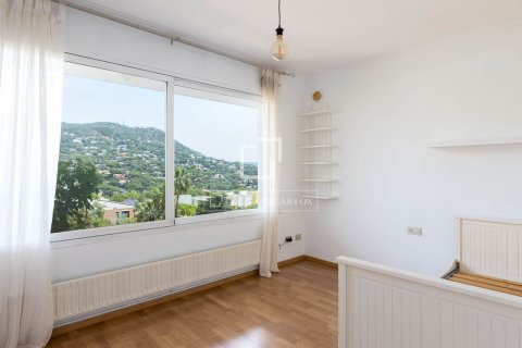 4 bedrooms villa for sale in Cabrils, Barcelona, Catalonia, Spain № 7235 - photo 8