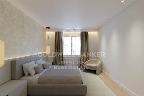 Apartamento de 4 dormitorios en venta en Barcelona, Cataluña, Spain № 5834 - foto 11