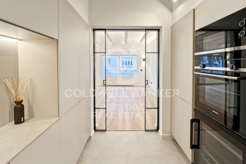 Apartamento de 4 dormitorios en venta en Barcelona, Cataluña, Spain № 5834 - foto 6