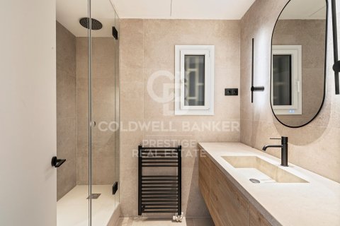 Apartamento de 4 dormitorios en venta en Barcelona, Cataluña, Spain № 5834 - foto 18