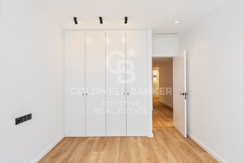 Apartamento de 4 dormitorios en venta en Barcelona, Cataluña, Spain № 5834 - foto 17